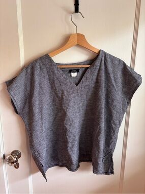 Linen-Blend V-Neck Tunic in Black and White